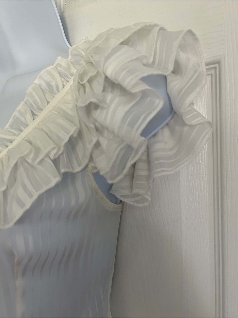 Romeo & Juliet Couture Cream Ruffled Tie-Front Blouse - Picture 2 of 6